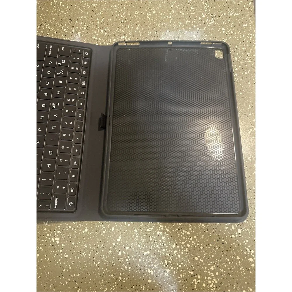 ipad‎ 9th Generation Keyboard Case with Pencil Holder Stand Cover (T3)